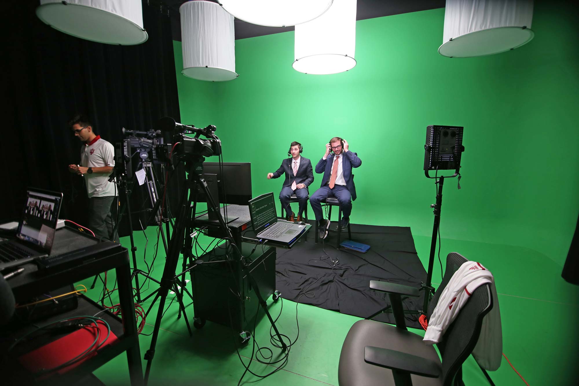 sports broadcasting salary